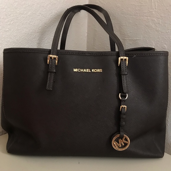 Michael Kors Handbags - Michael Kors Large handbag